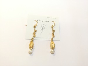 【イヤリング変更可能】cossun✳︎ チューリップのピアス