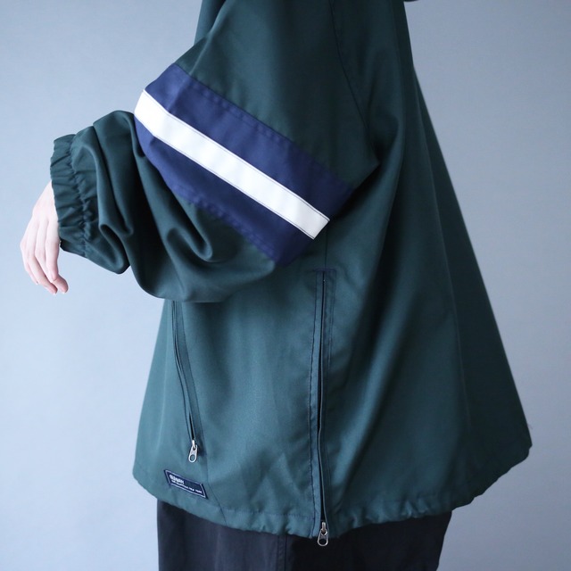 "OLD NAVY" over silhouette good coloring anorak nylon parka