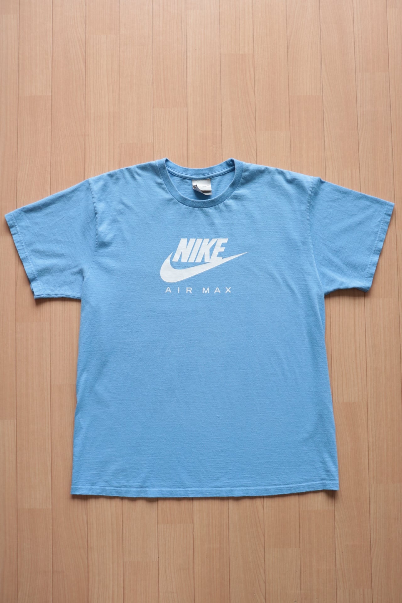 Vintage NIKE air max t shirt | Cary