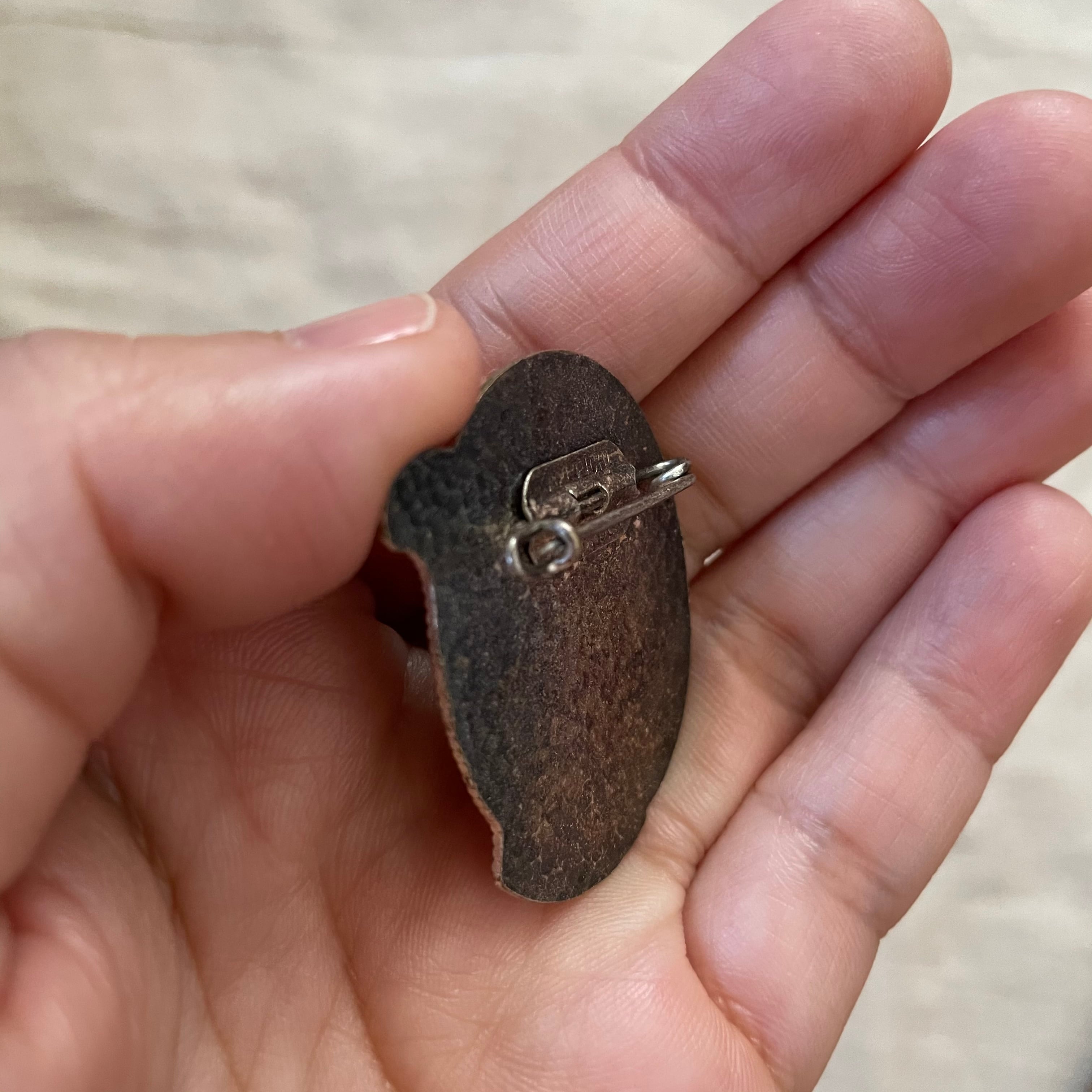 鹿のピンバッジ | tsuitachi craft&brocante