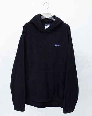 "Patagonia" black fleece hoodie