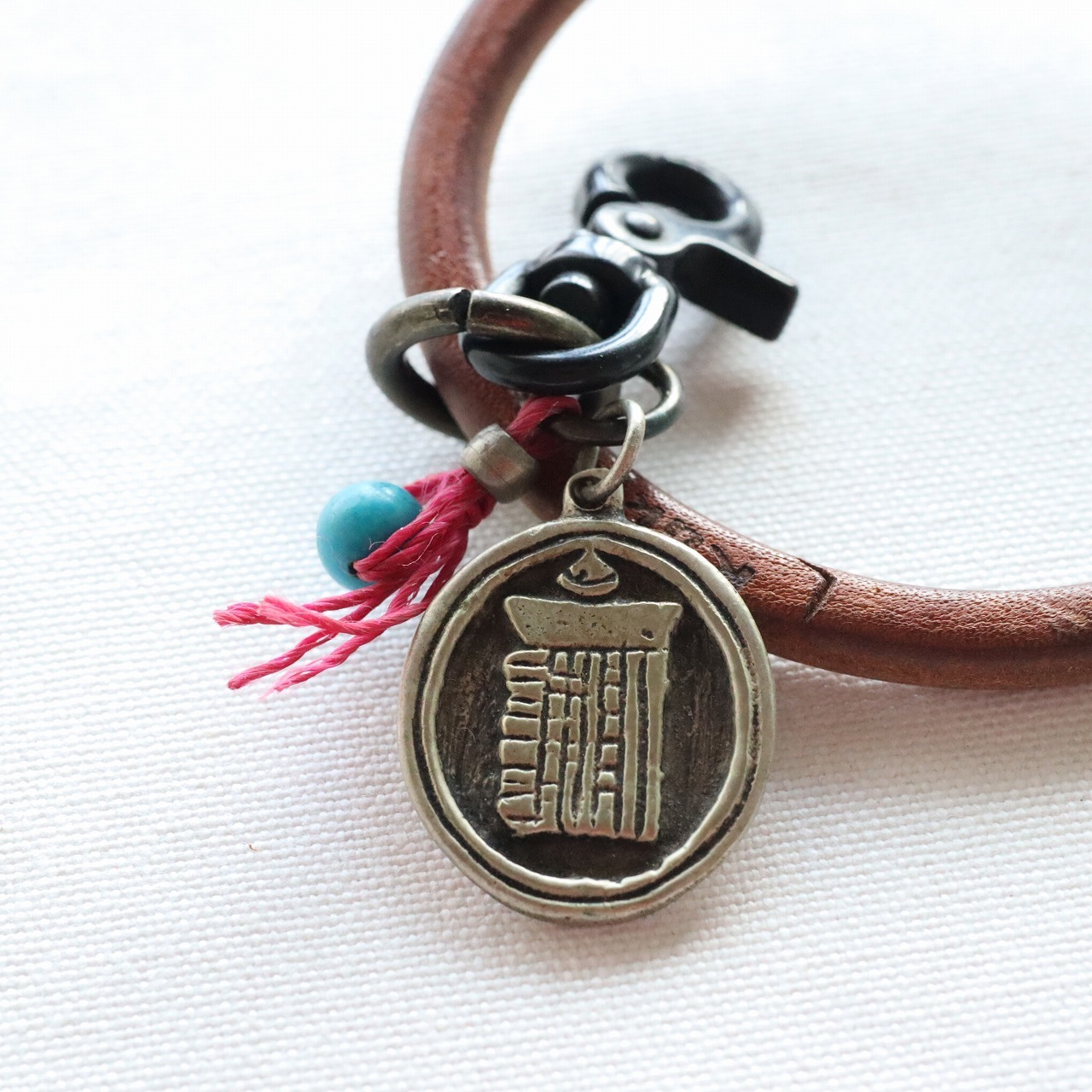 アッセンブル レザーキーリング｜Assemble ONE-OFF Leather Keyring｜A001