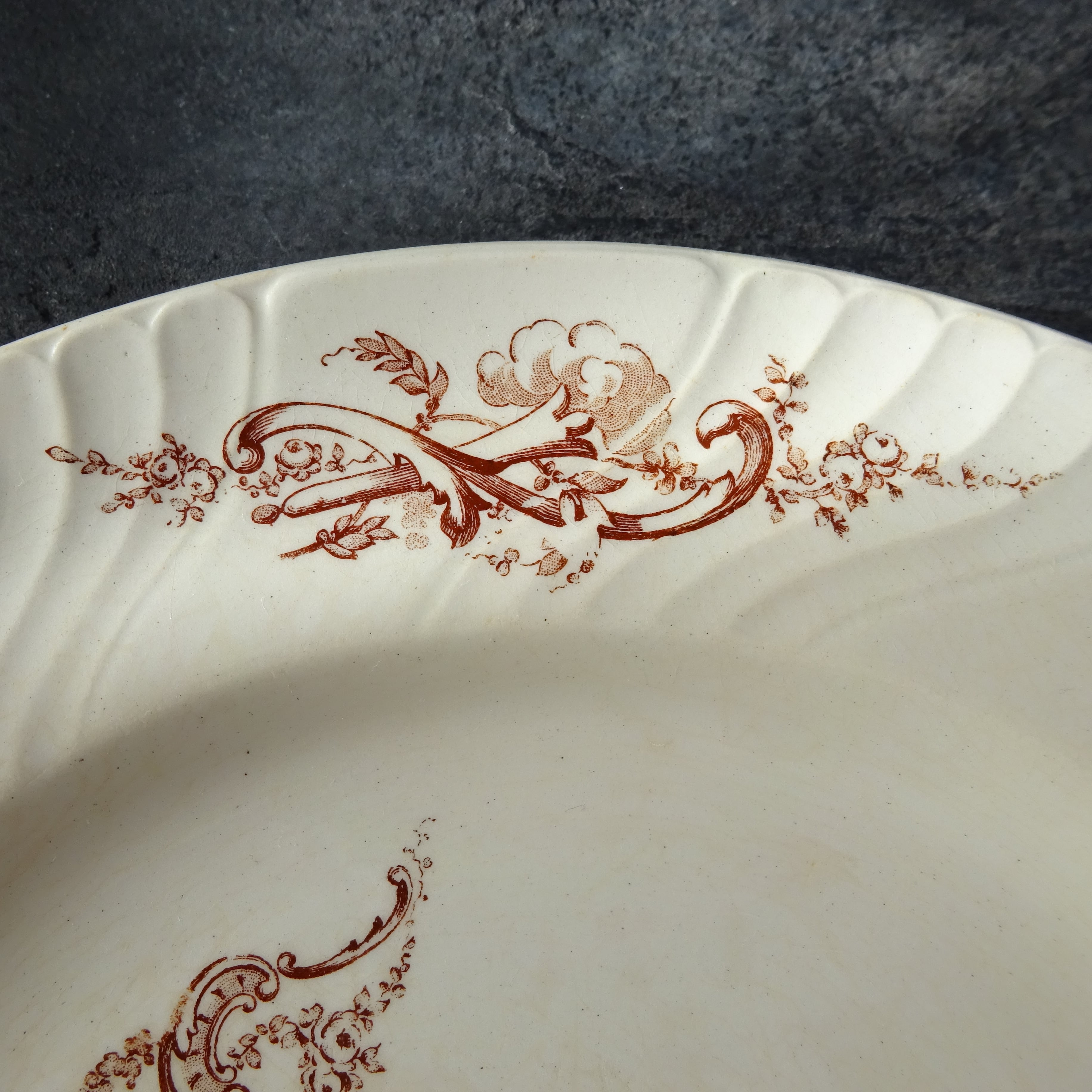 【 Épuisé 】KG Lunéville  modèle《Rocaille》Assiette plate (C)