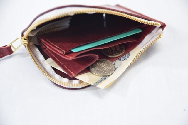 シンプル＆スリム＆コンパクト！なL型ウォレット