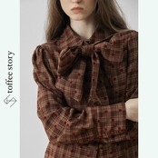 格子に赤が踊る結び：ビッグリボンチェックシャツ《XU0283》