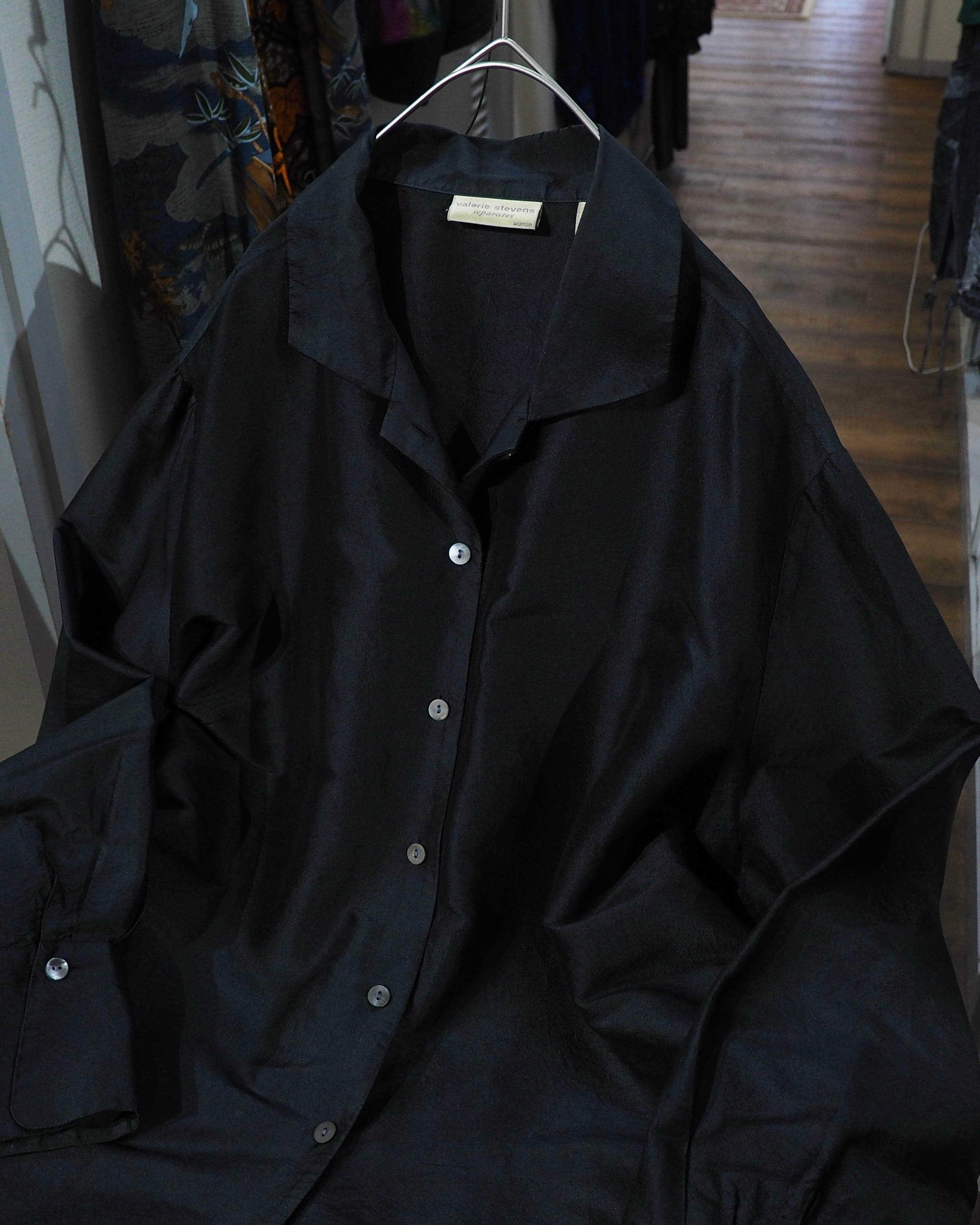 Black Glossy × Wrinkles processing vintage Over silhouette Silk shirt