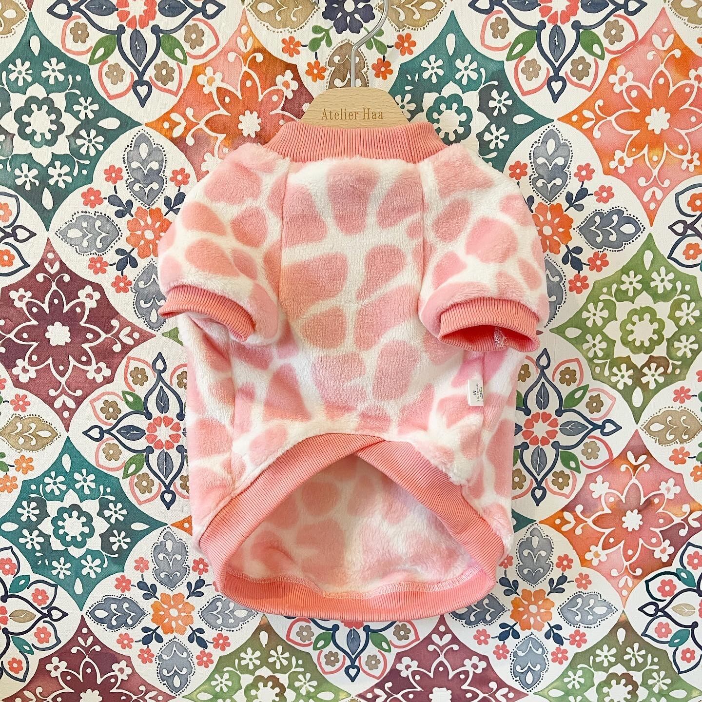 キリンさん柄ラブリーピンクフリース Atelier Haa キリンさん柄ラブリーピンクフリース Atelier Haa