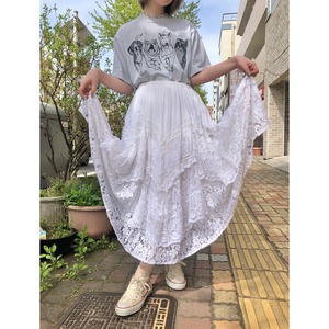 white lace skirt