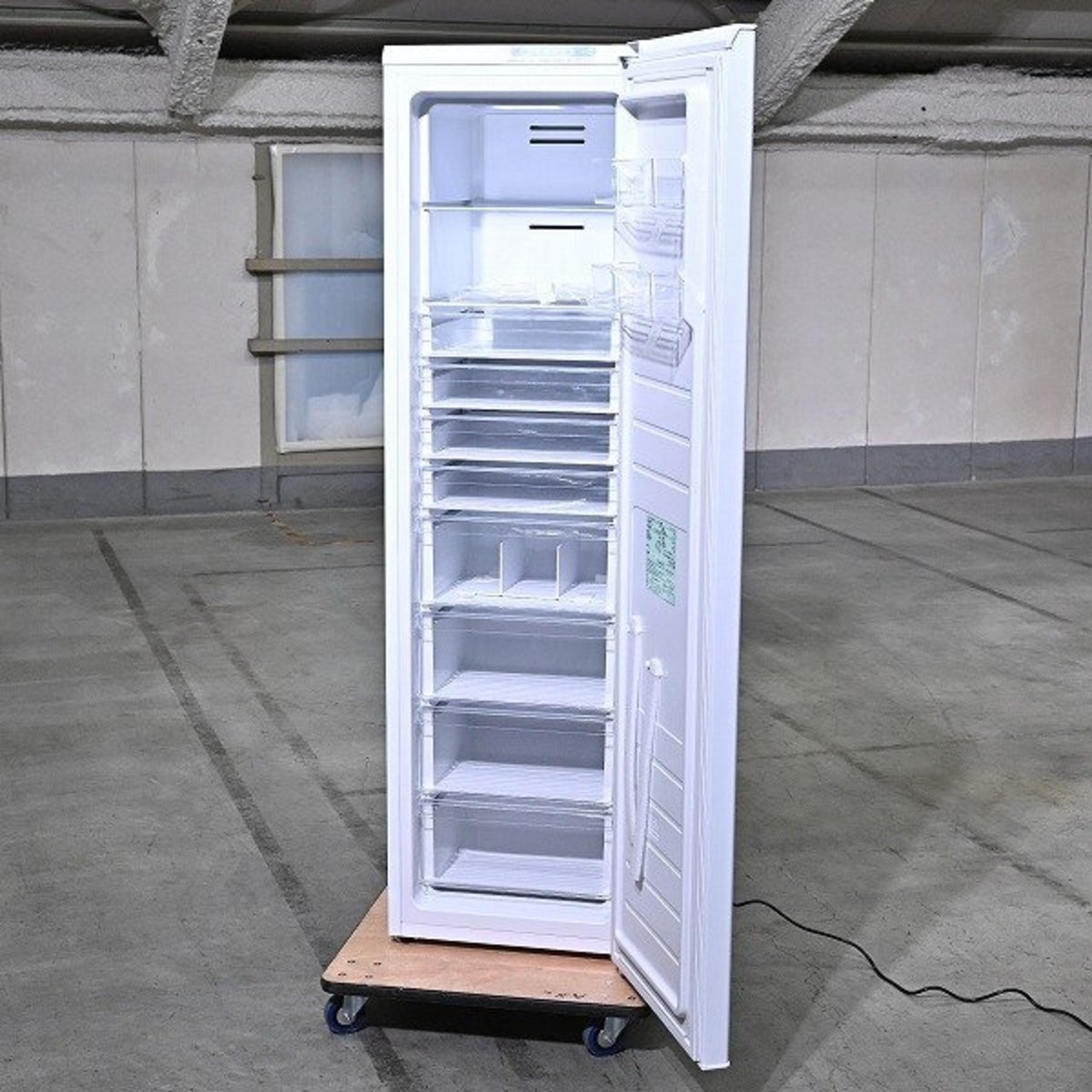 2024年製 アイリスオーヤマ「KUSN-20A-W」冷凍庫 195L ファン式 1ドア 右開き キッチン 食卓 IRIS OHYAMA 【中古家具/中古インテリア/USED家具ユーズド家具/リサイクル】