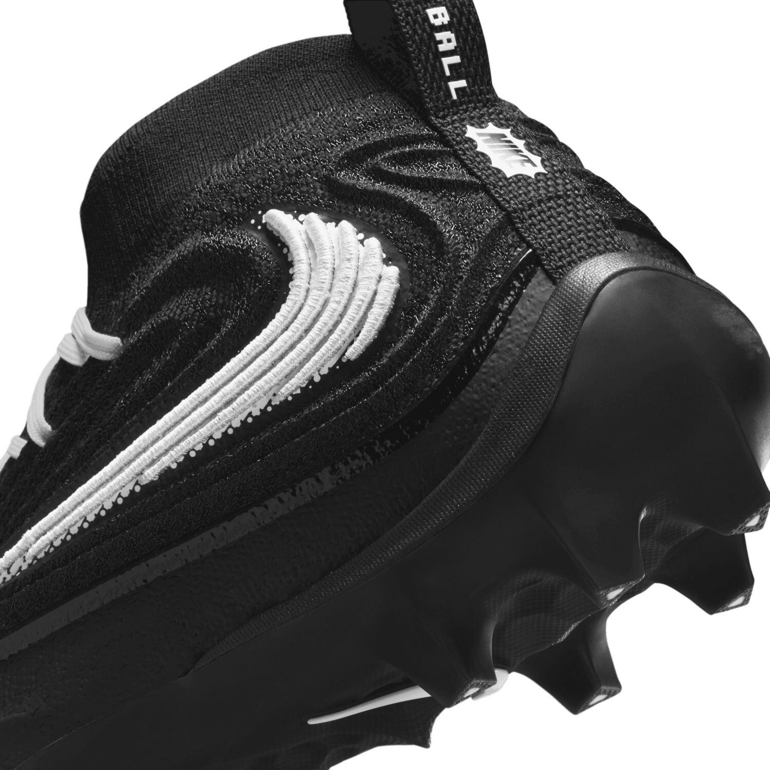 NIKE ALPHA MENACE 5 ELITE MID 2026年モデル アメフト スパイク | END