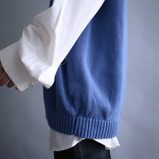 good blue coloring loose knit vest