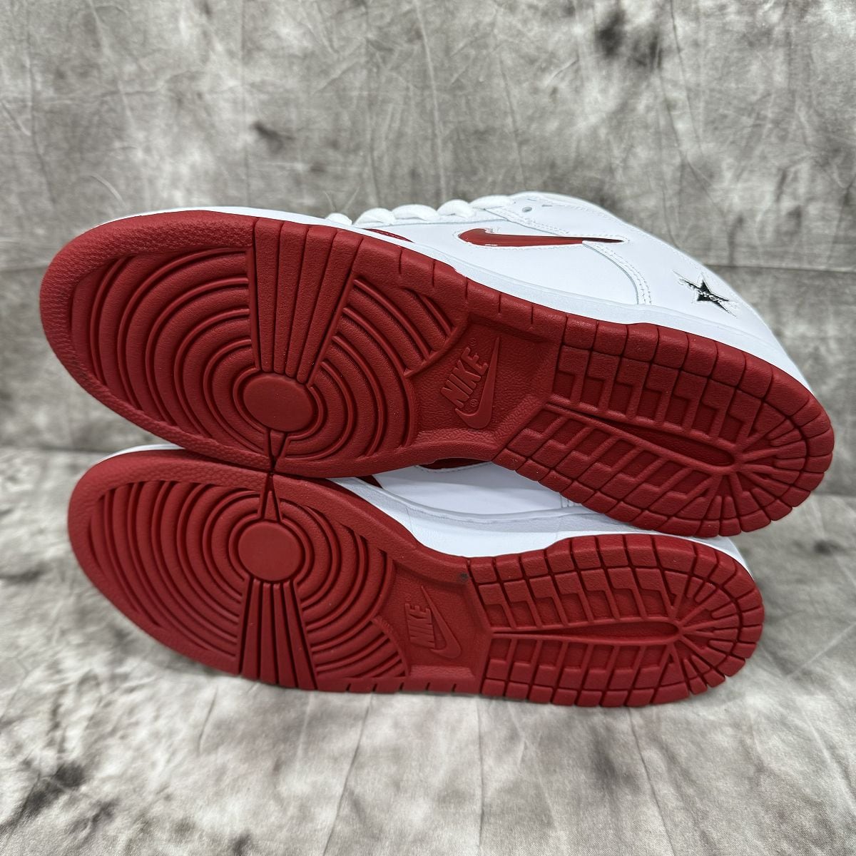 未使用】Supreme×NIKE/シュプリーム×ナイキ SB DUNK LOW OG QS 未使用】Supreme×NIKE/シュプリーム×ナイキ SB DUNK LOW OG QS