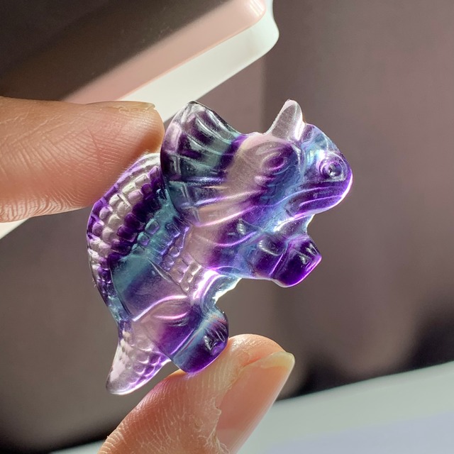 11.恐竜・トリケラトプス☆フローライトペンダントトップ