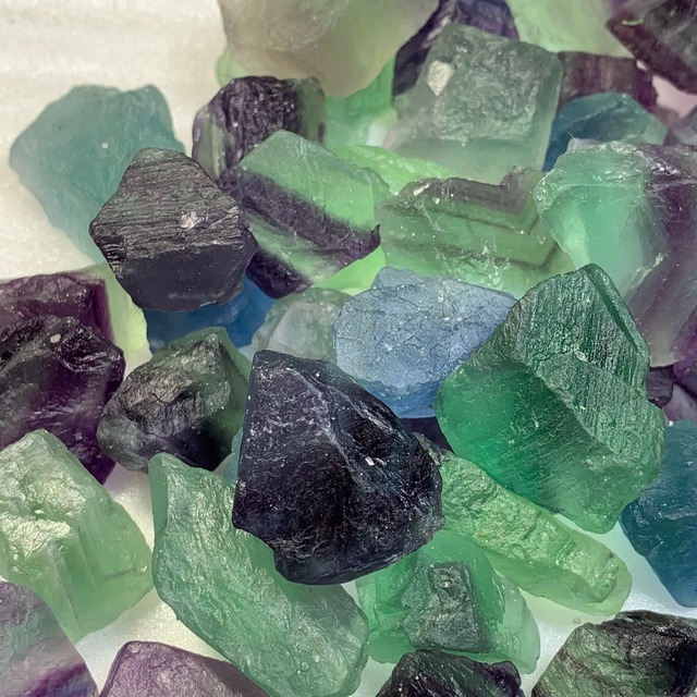 フローライト原石・ラフカット 200gセット