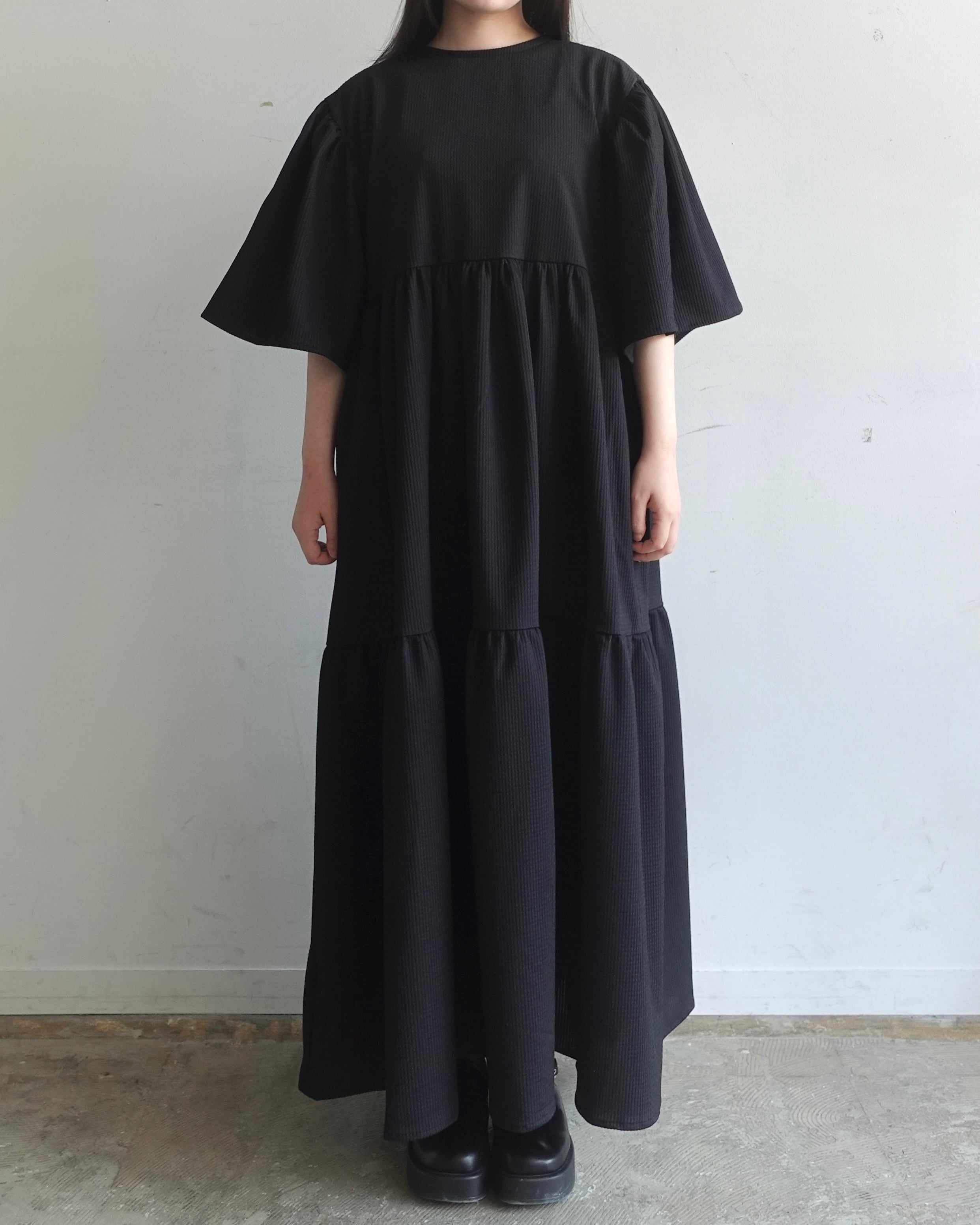 back triple ribbon seersucker tricot dress / black