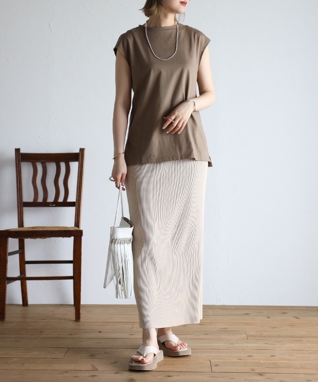 プリーツタイトスカート