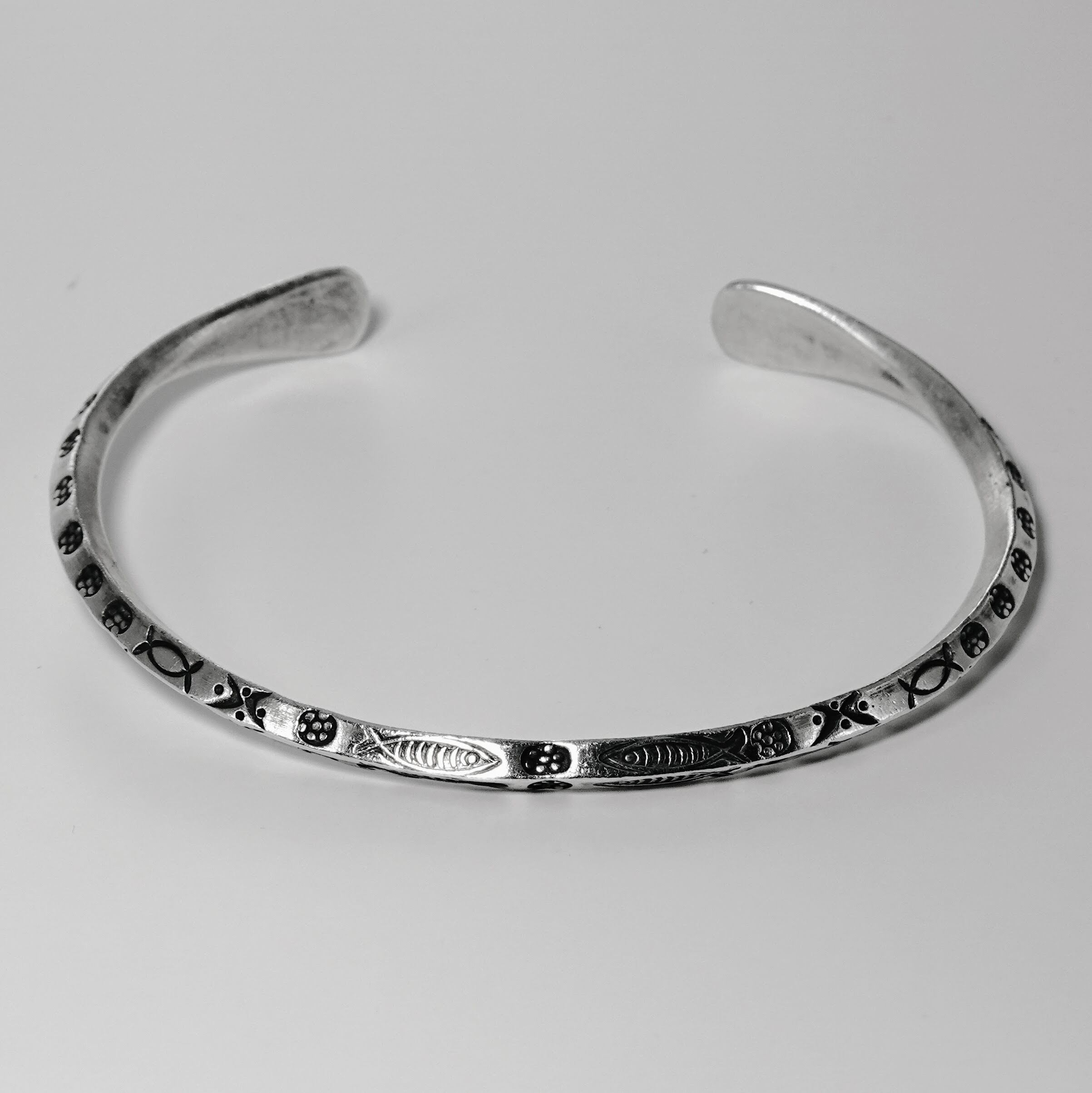 Ridge Bangle | カレンシルバー バングル | Orbit8