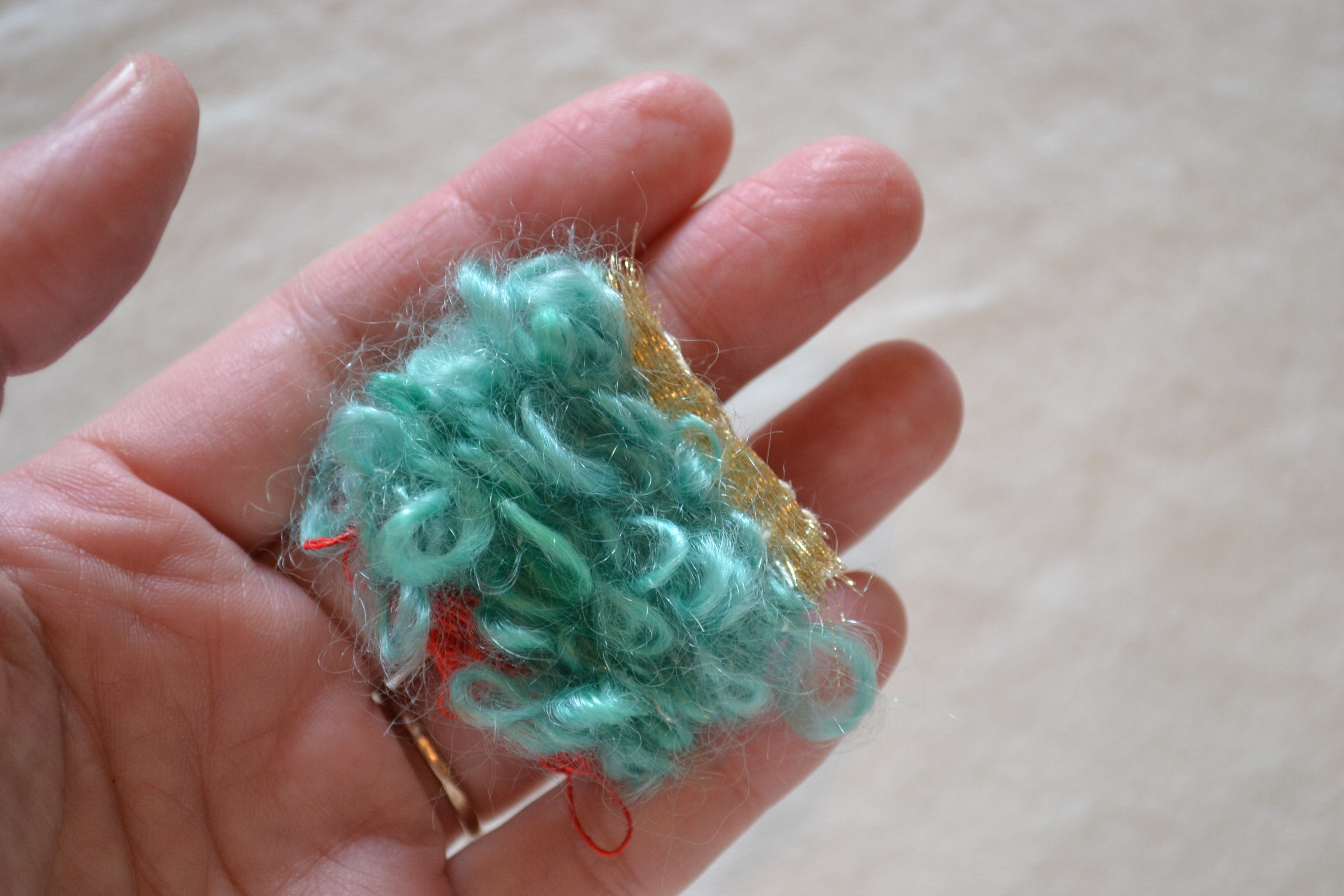 織りブローチ　a-0639