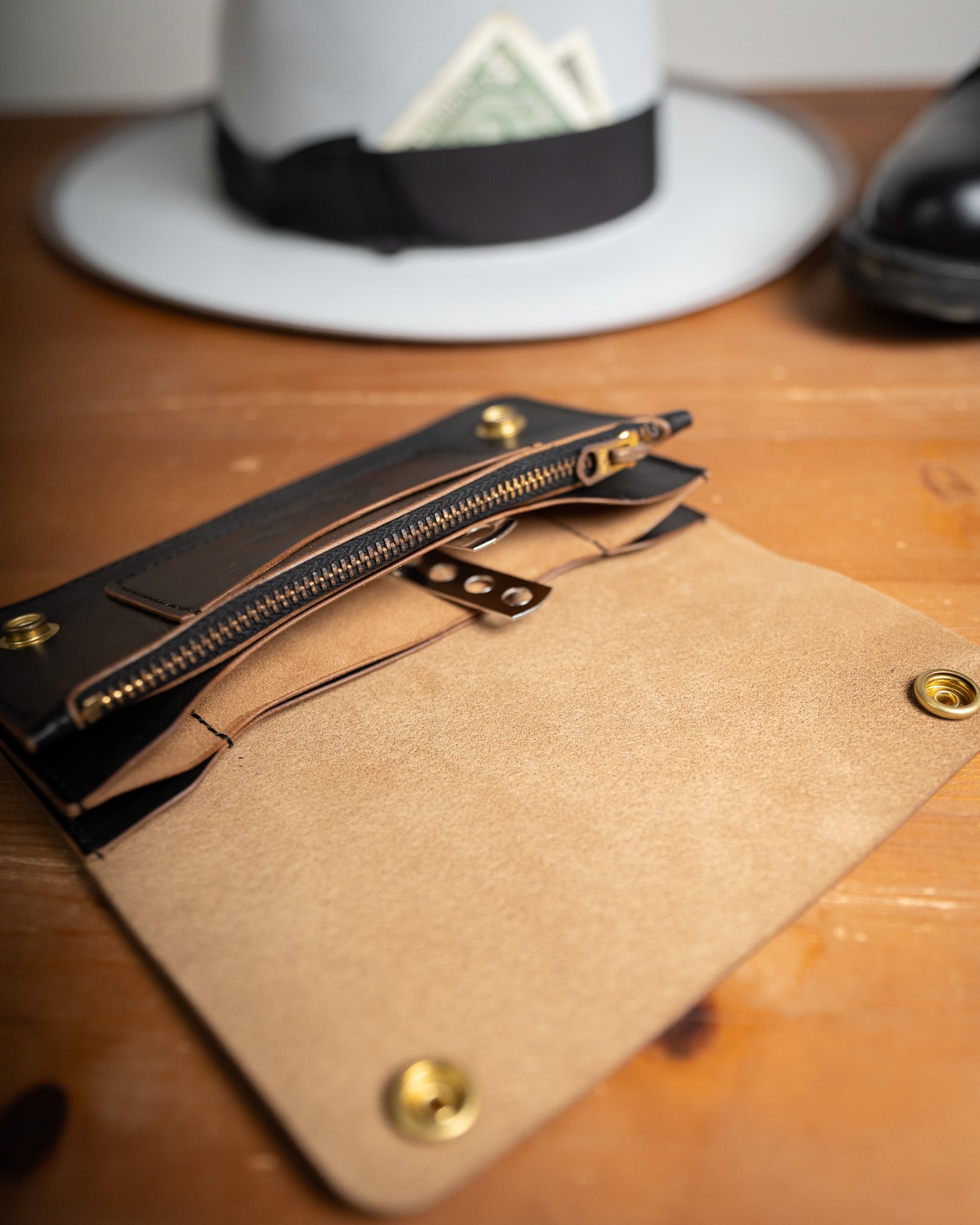 Additive and Line】Tracker Wallet TW-004 Maryam Horse Butt 3層
