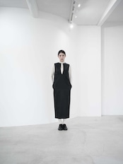 itochi - shuttle loom fabric keyneck jumper skirt / black