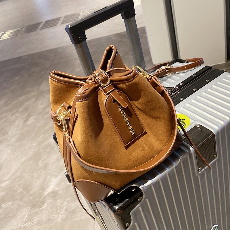 スタンダードオータムウィンター レトロ 秋物 冬物 メッセンジャーバッグ 手作りハンドバック7625472708