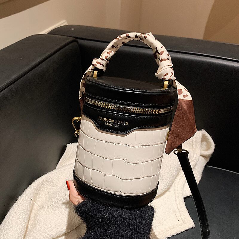 オータムウィンター 秋物 冬物 メッセンジャーバッグ 手作りハンドバック64720964904