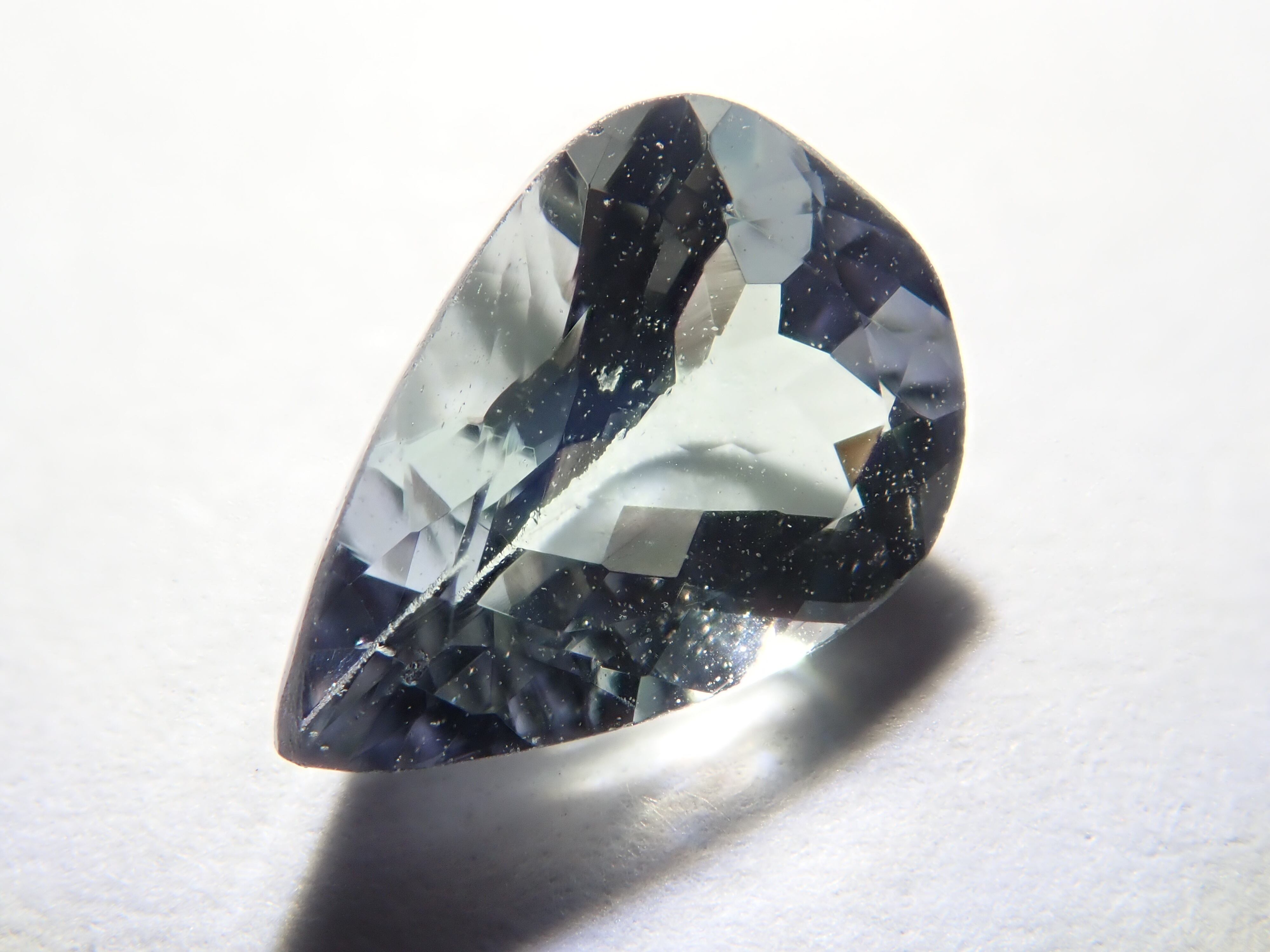 タンザニア産バイカラータンザナイト 0.652ct | Gem Shop Urcaguary