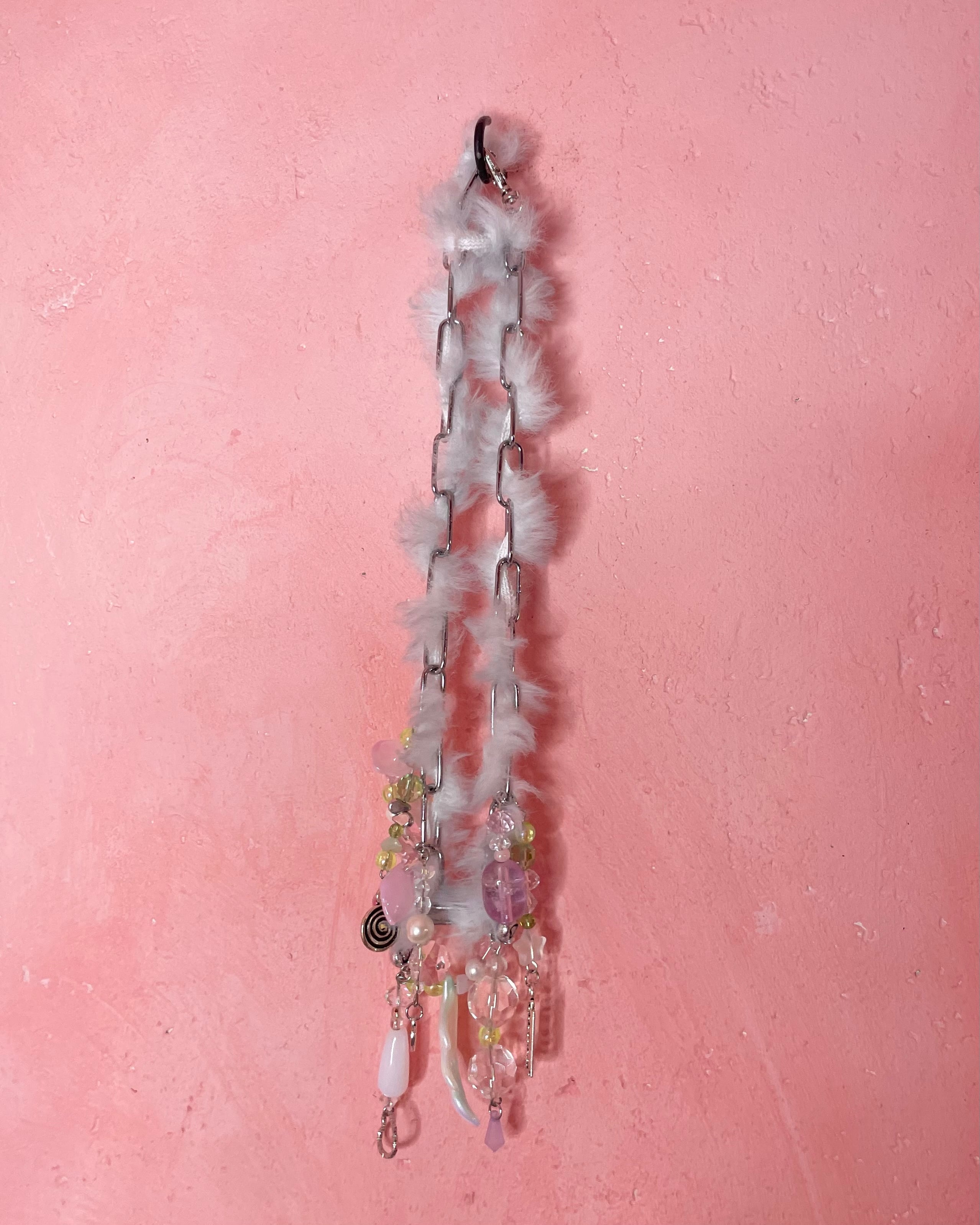 Chunky Charm Necklace 〈White fur/pink/green〉
