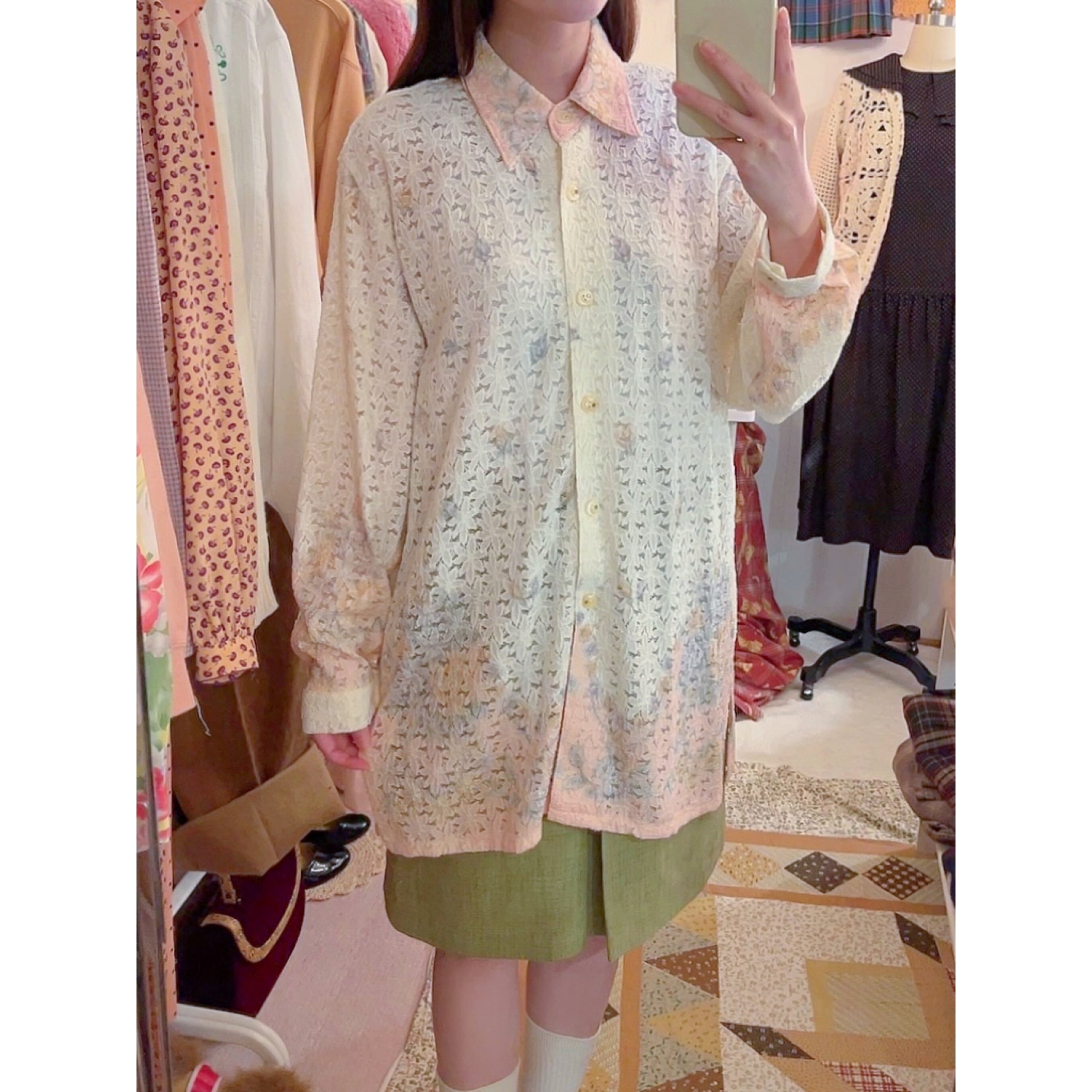 cream gradation flower mesh blouse
