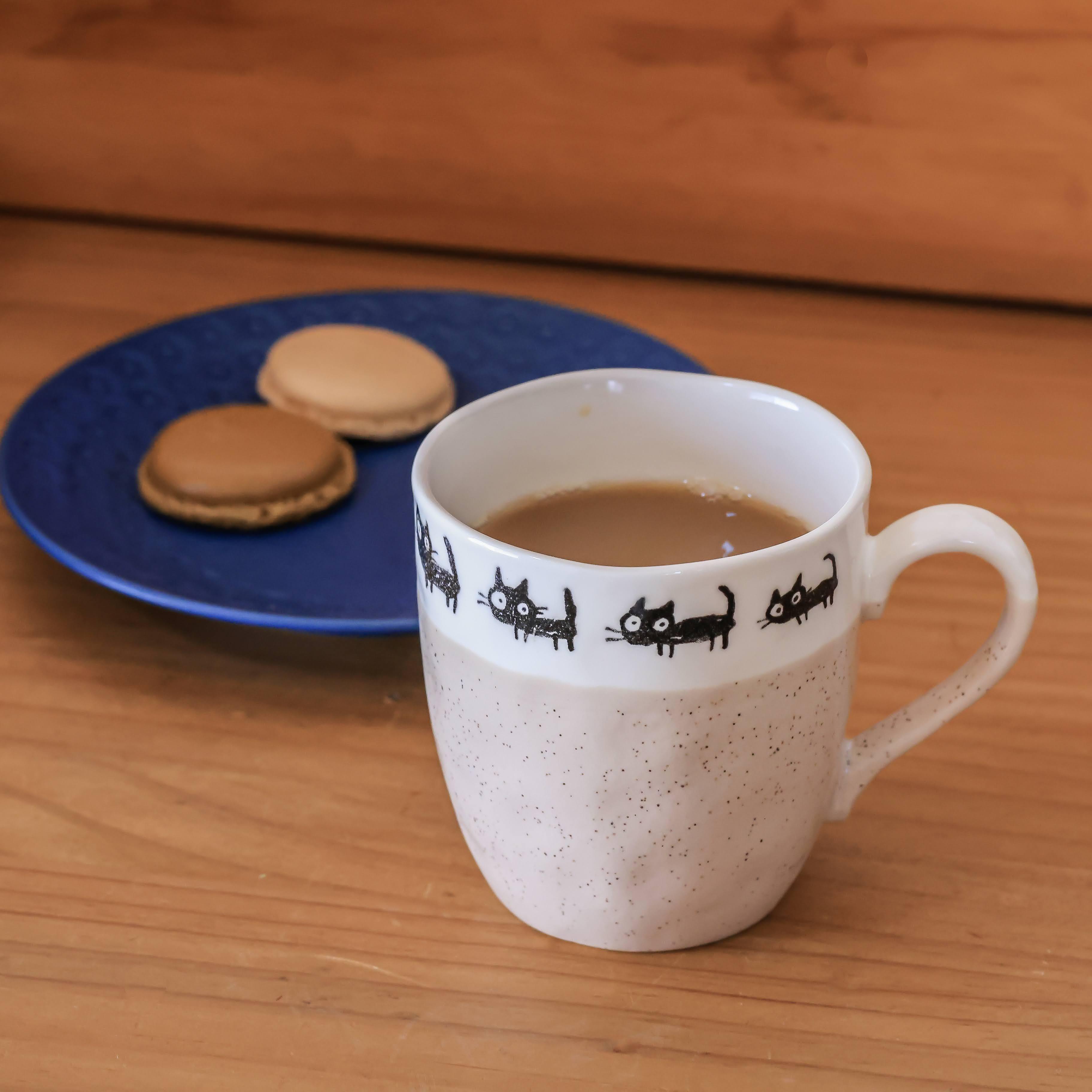 さんぽねこマグカップ(白）