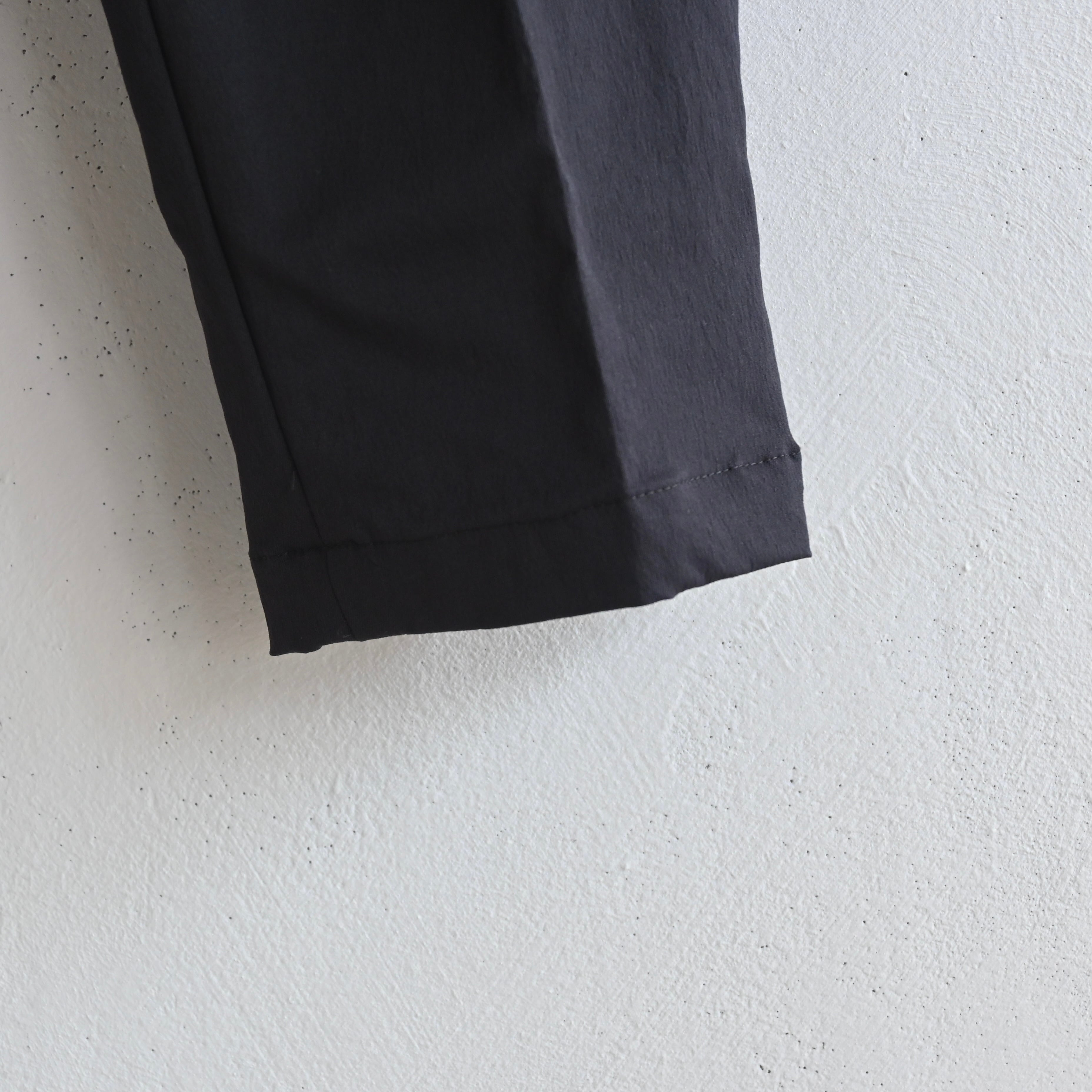 MOUNTEN. 2024SS》Re-nylon gaba 1tuck pants / black | cirkel mote