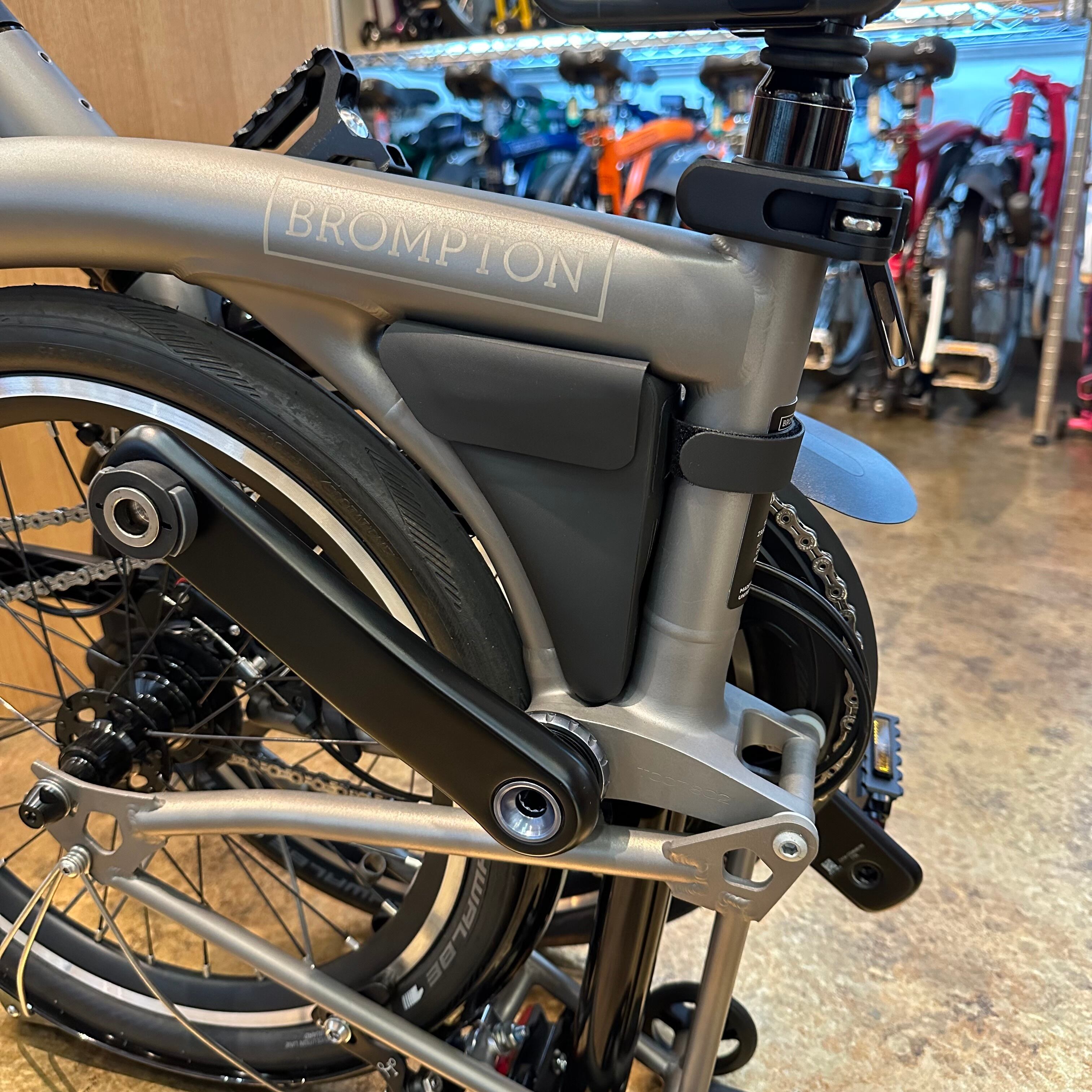 BROMPTON Puncture Pouch & Multi-Tool | LORO ONLINE STORE