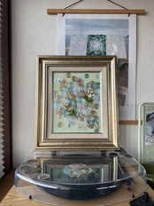 その傘が守るのは (No.0298)