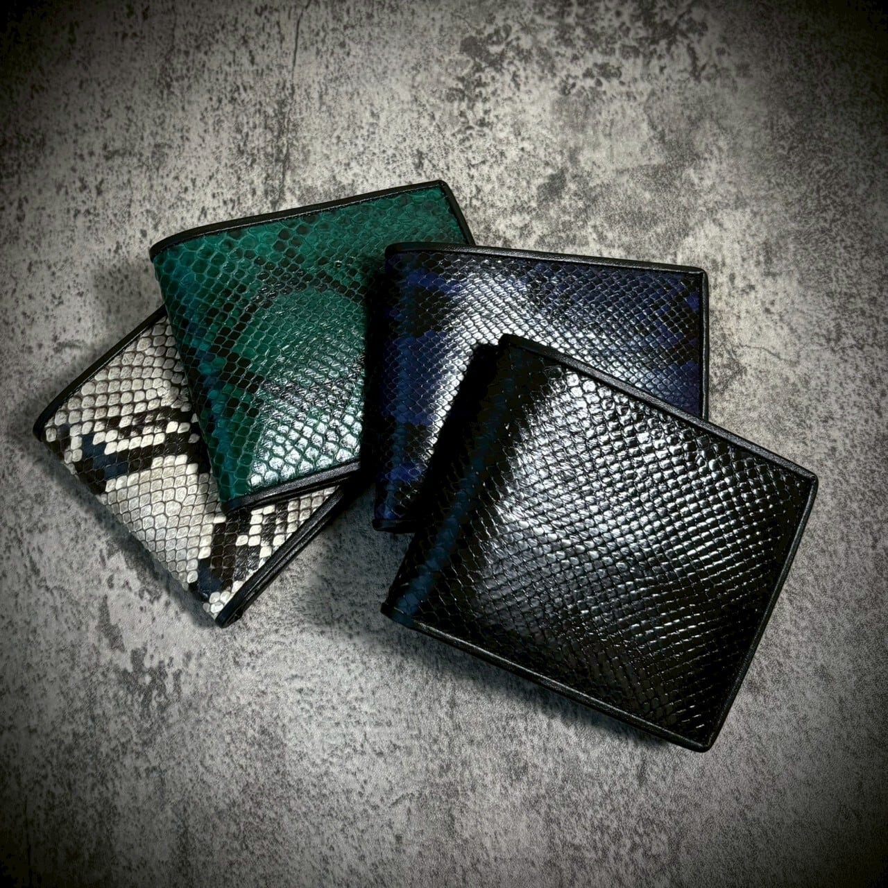 パイソン レザー 折財布 二つ折り 財布 ヘビ革 蛇革 コンパクト ミニ