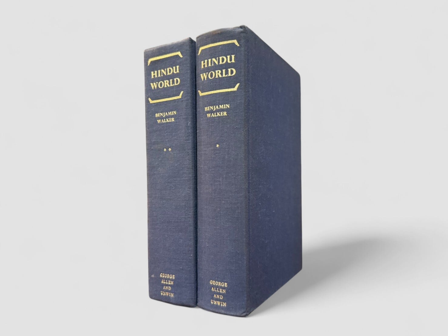 【SR014】【FIRST EDITION】Hindu World, Complete set in 2 volumes.(1968) /Benjamin Walker