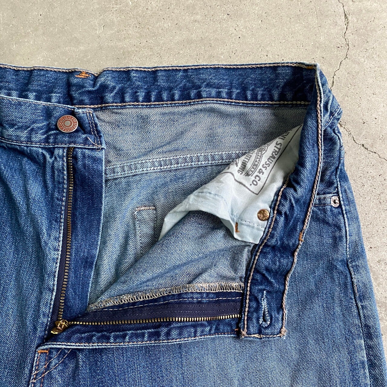 ユーロ Levi