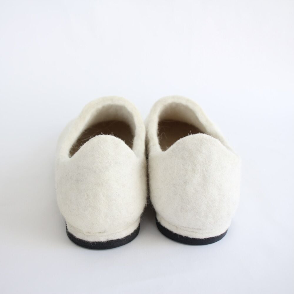 Hemskor 羊毛フェルトルームシューズ（踵あり・ナチュラルホワイト