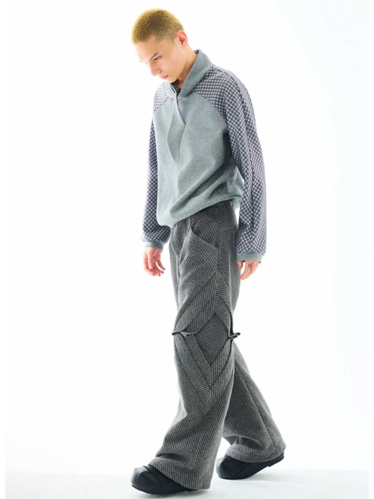 54A0 Pleated Trousers Geometric Texture