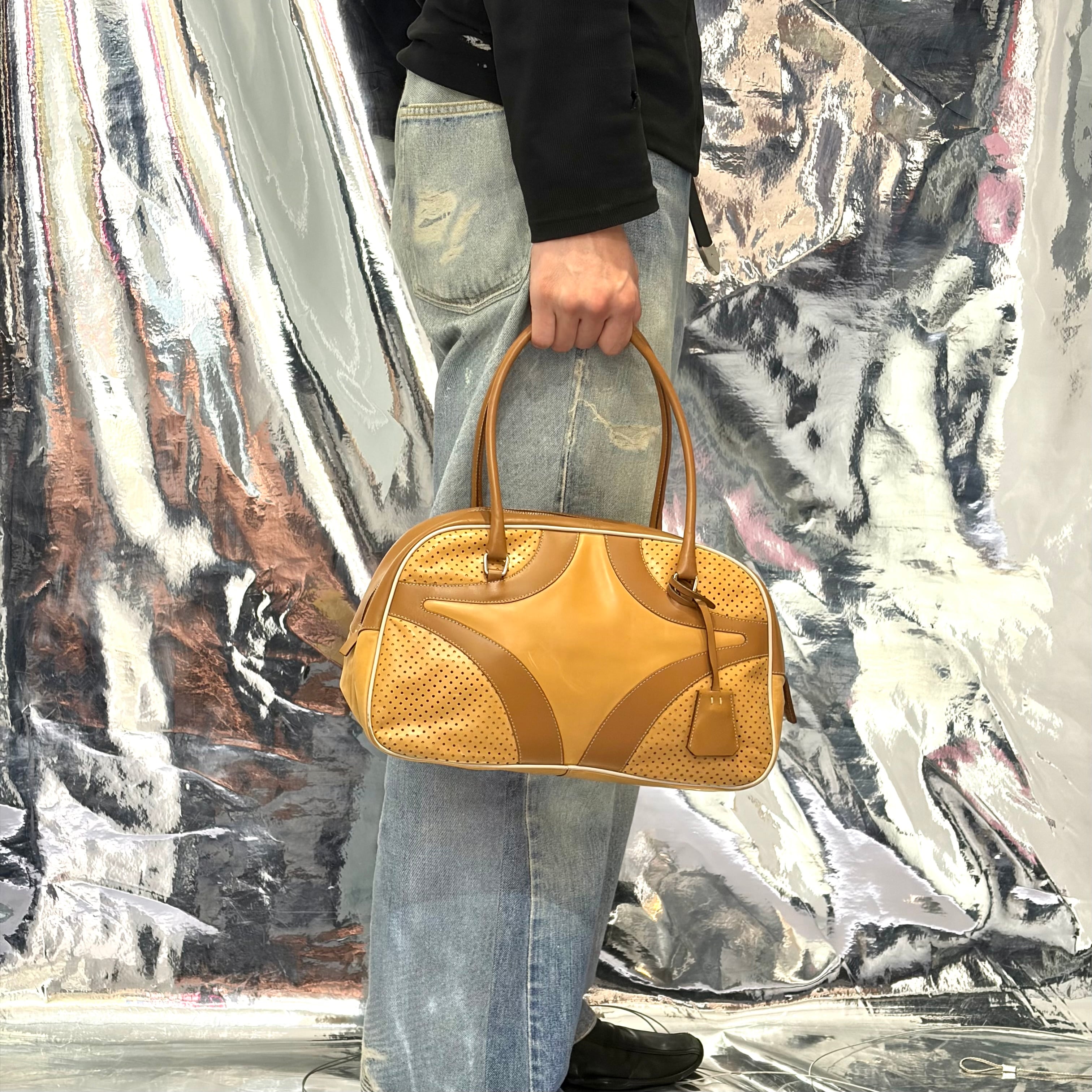 PRADA パンチング レザー ボストンバッグ レザー キャメル プラダ