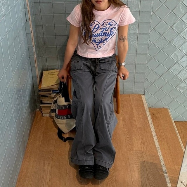アラベスクハートグラフィッククロップドTシャツ 2col   R02449