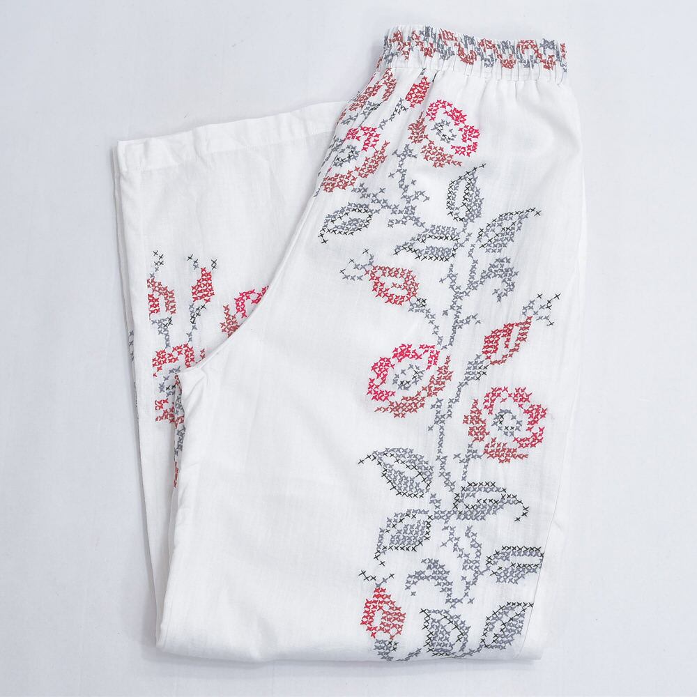 Remakeリメイク 再構築 パッチワーク&フラワー刺繍 デザイン ルーズシルエット コットン イージーパンツ エシカル ホワイト 古着 裏地付き レディースW64~90cm