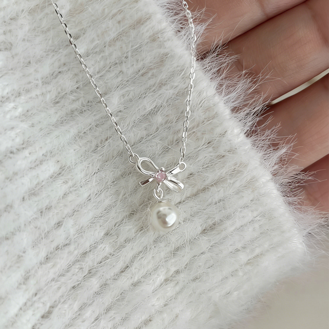 Mengシルバーピンクのリボンネックレス