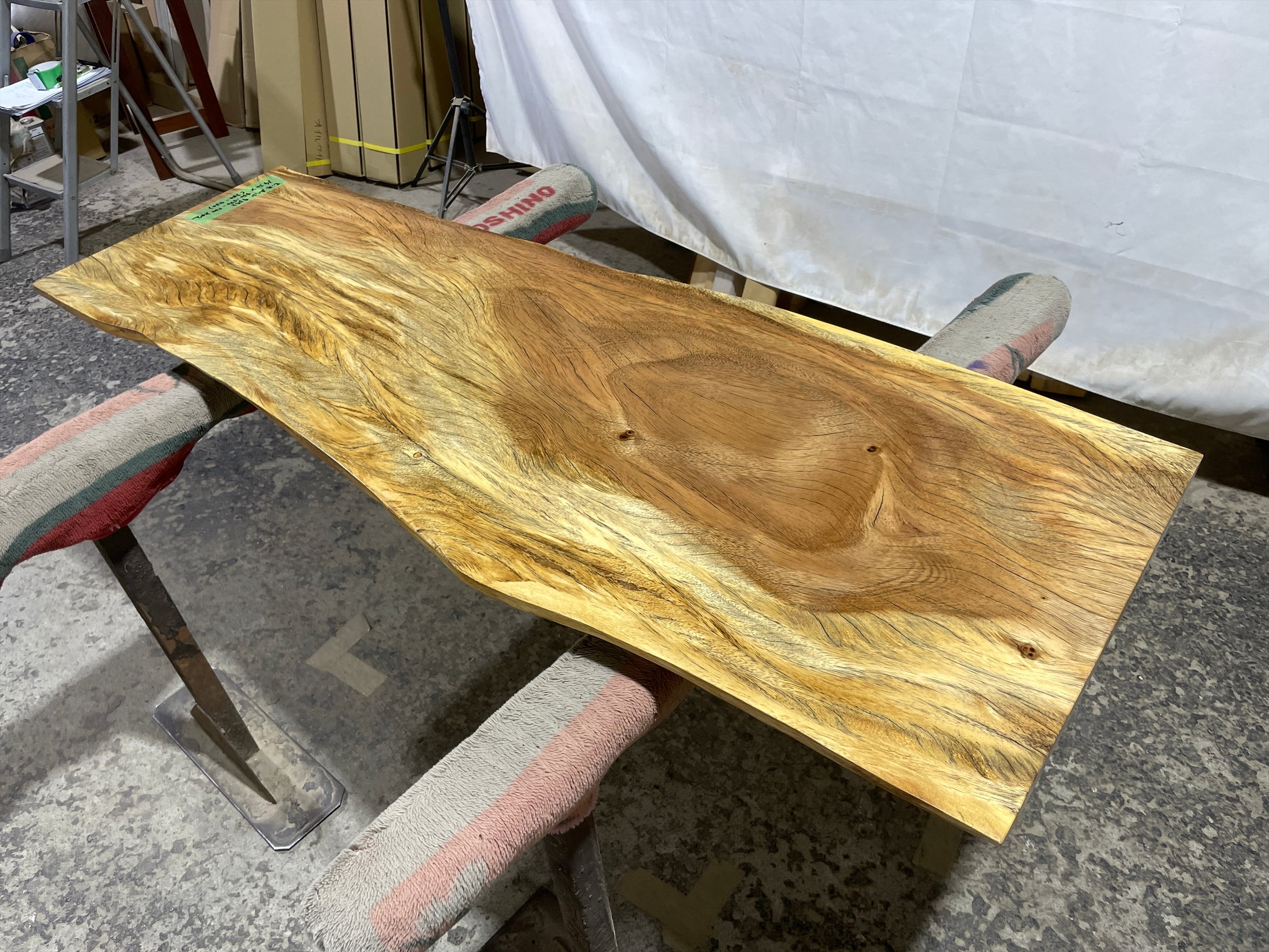 無垢材テーブル モンキーポッド9392 一枚板無垢 乾燥材 1450x450-550-500x47mm