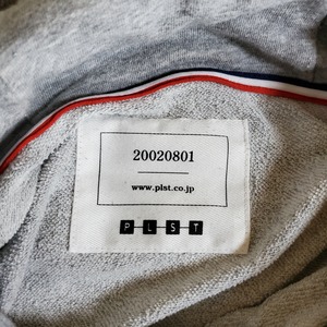 【USED】グレーパーカー　ワンポイント　柔らか素材