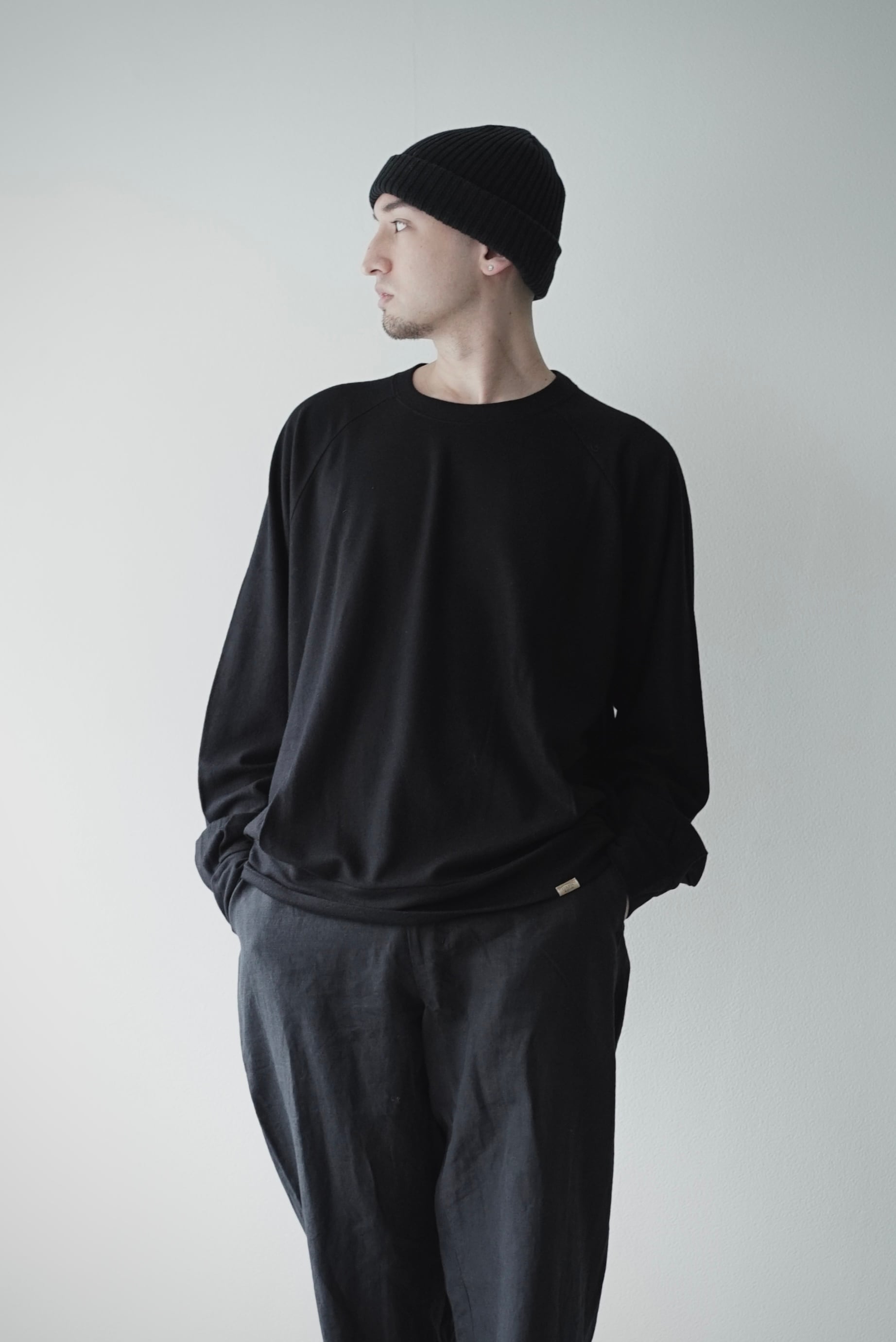 Super140s Washable Wool / Tuck Sweat（BLACK） | C O L I N A