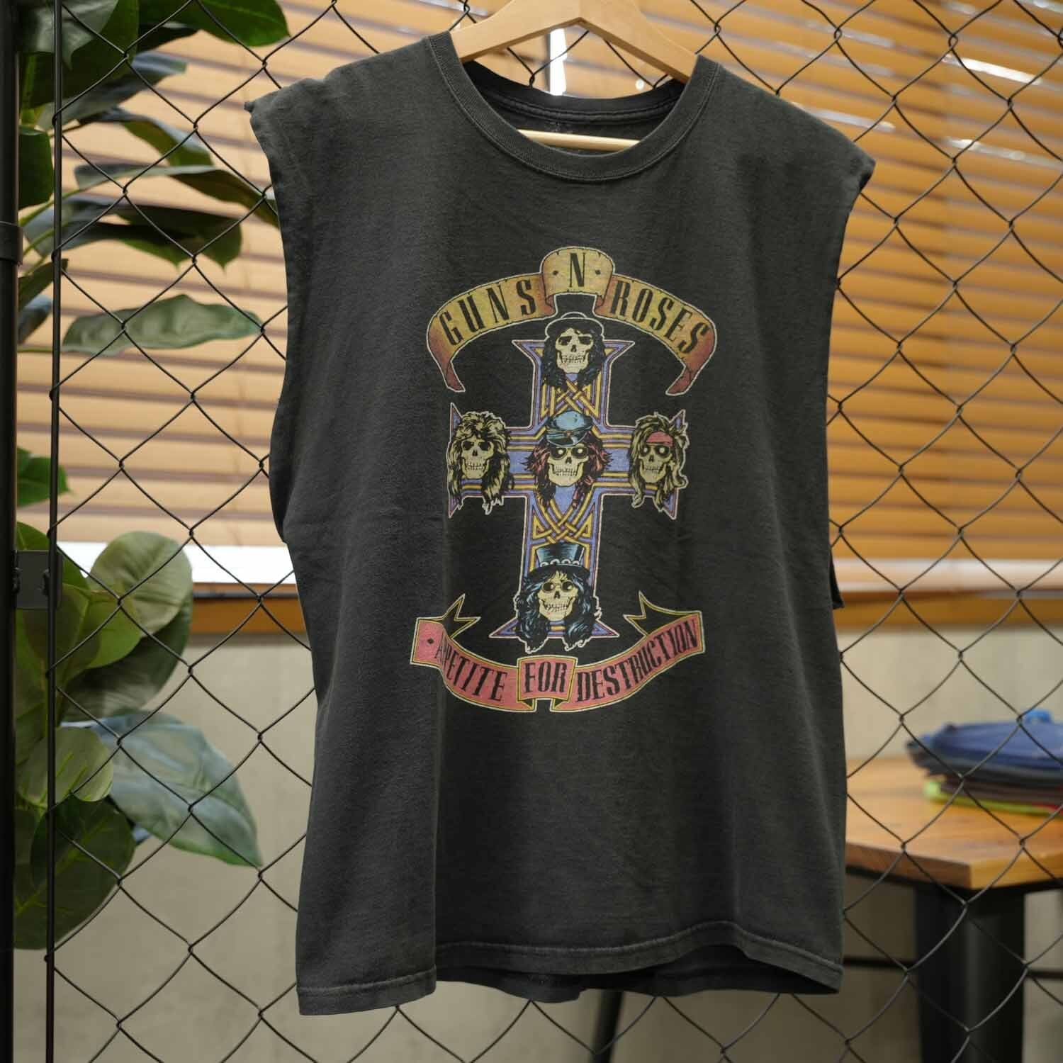 古着 2980円コーナー】袖カットオフ ノースリーブリメイク GUNS N