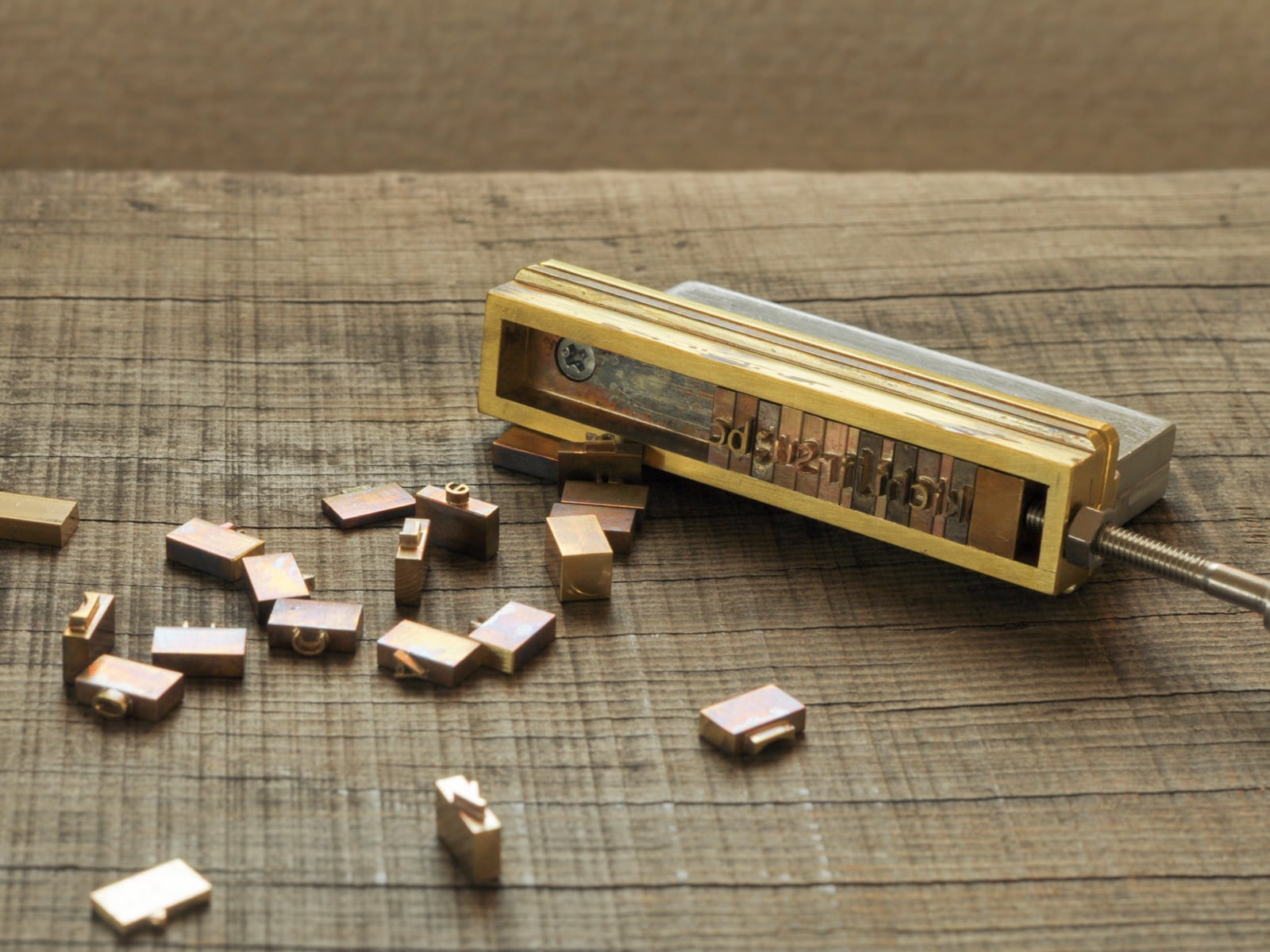 Paka-pen #コーラル イタリアンレザーのペンケース 入学祝い、就職祝い