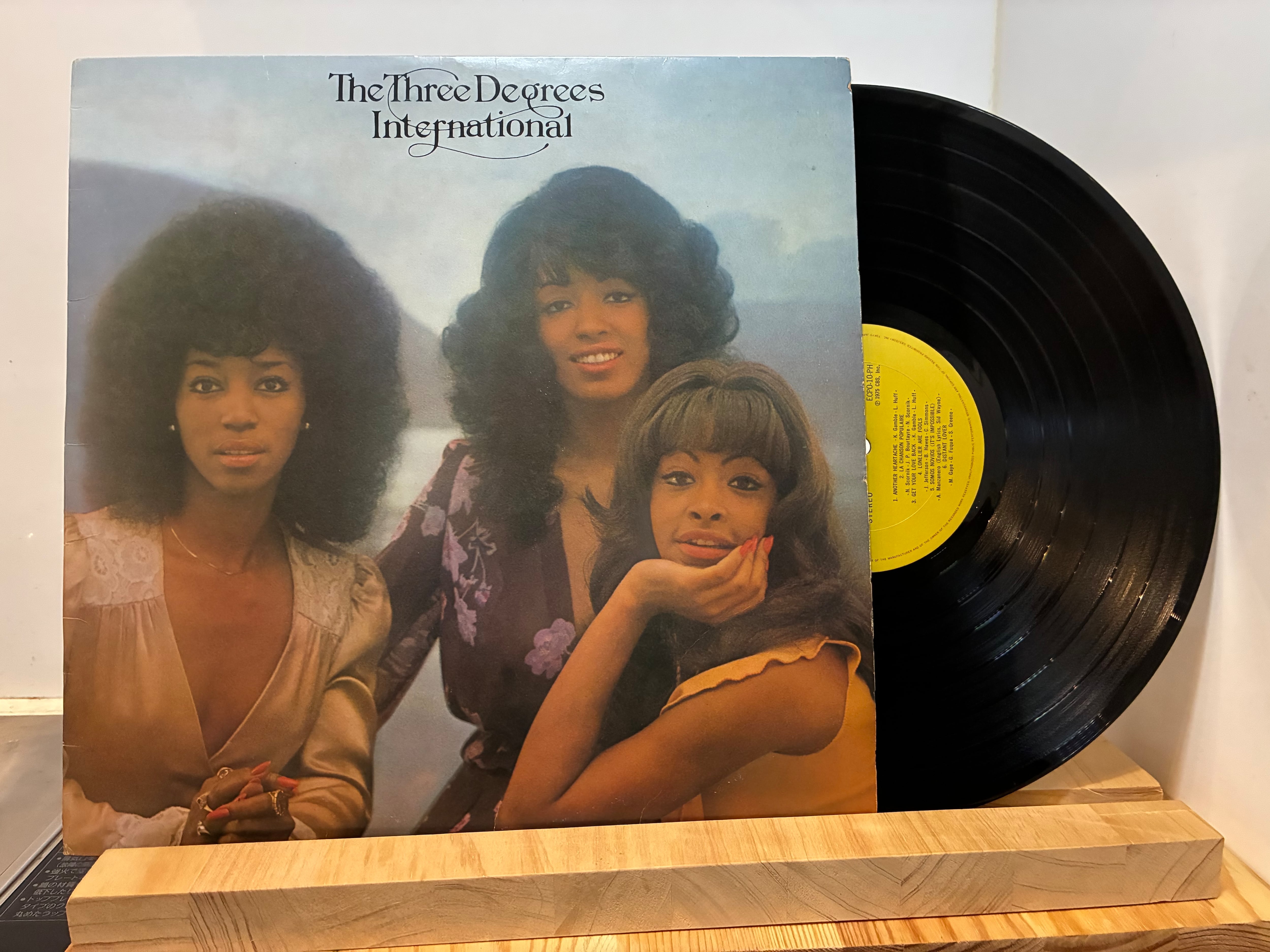 THE THREE DEGREES / INTERNATIONAL | sixteen records (シックス