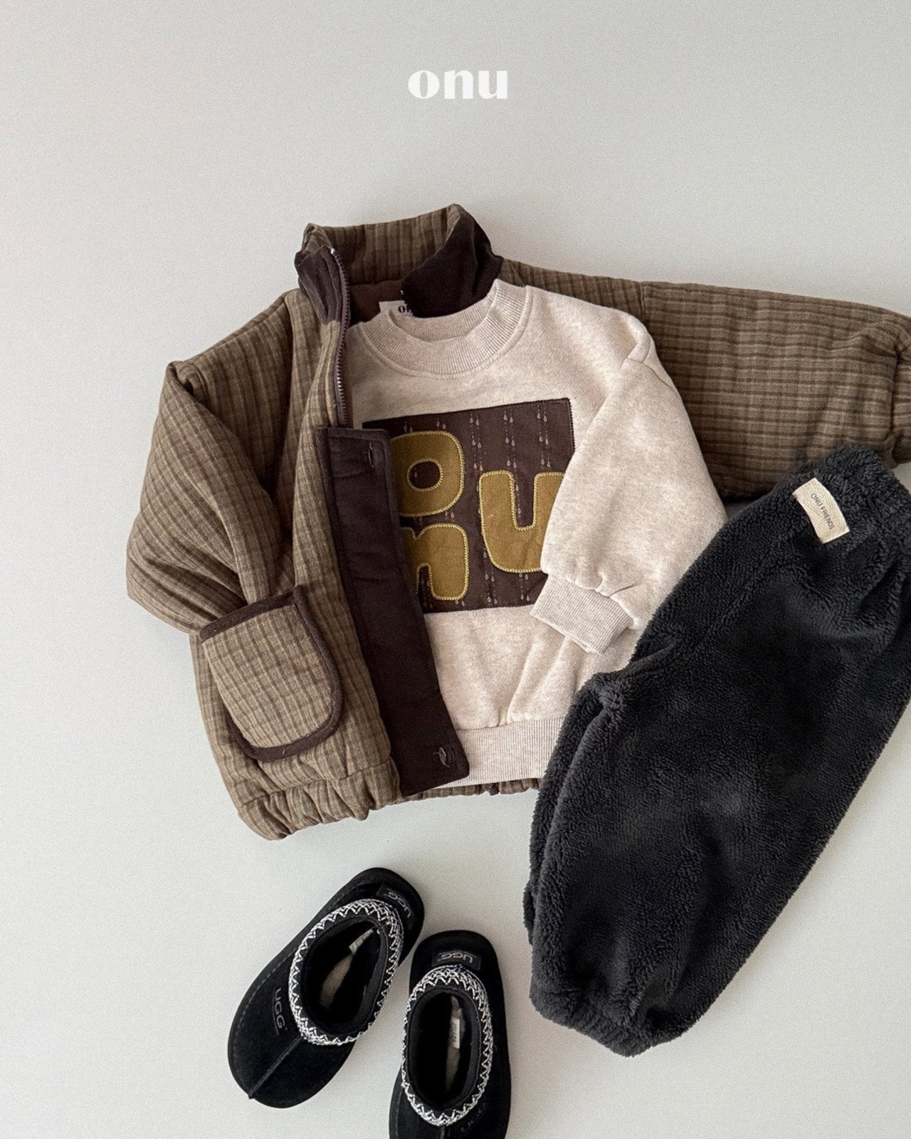 ONU［取寄］boa fur pants 26winter