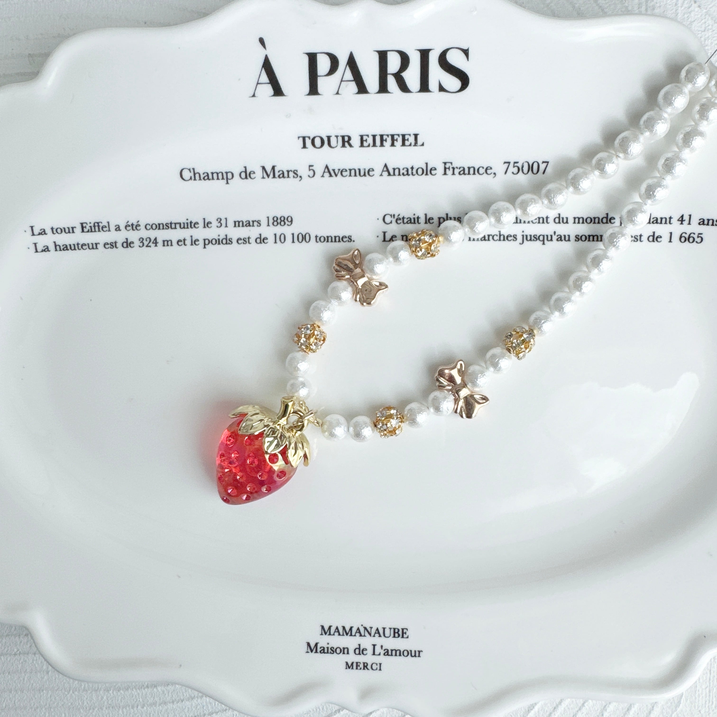 マザーオブパールいちごネックレス